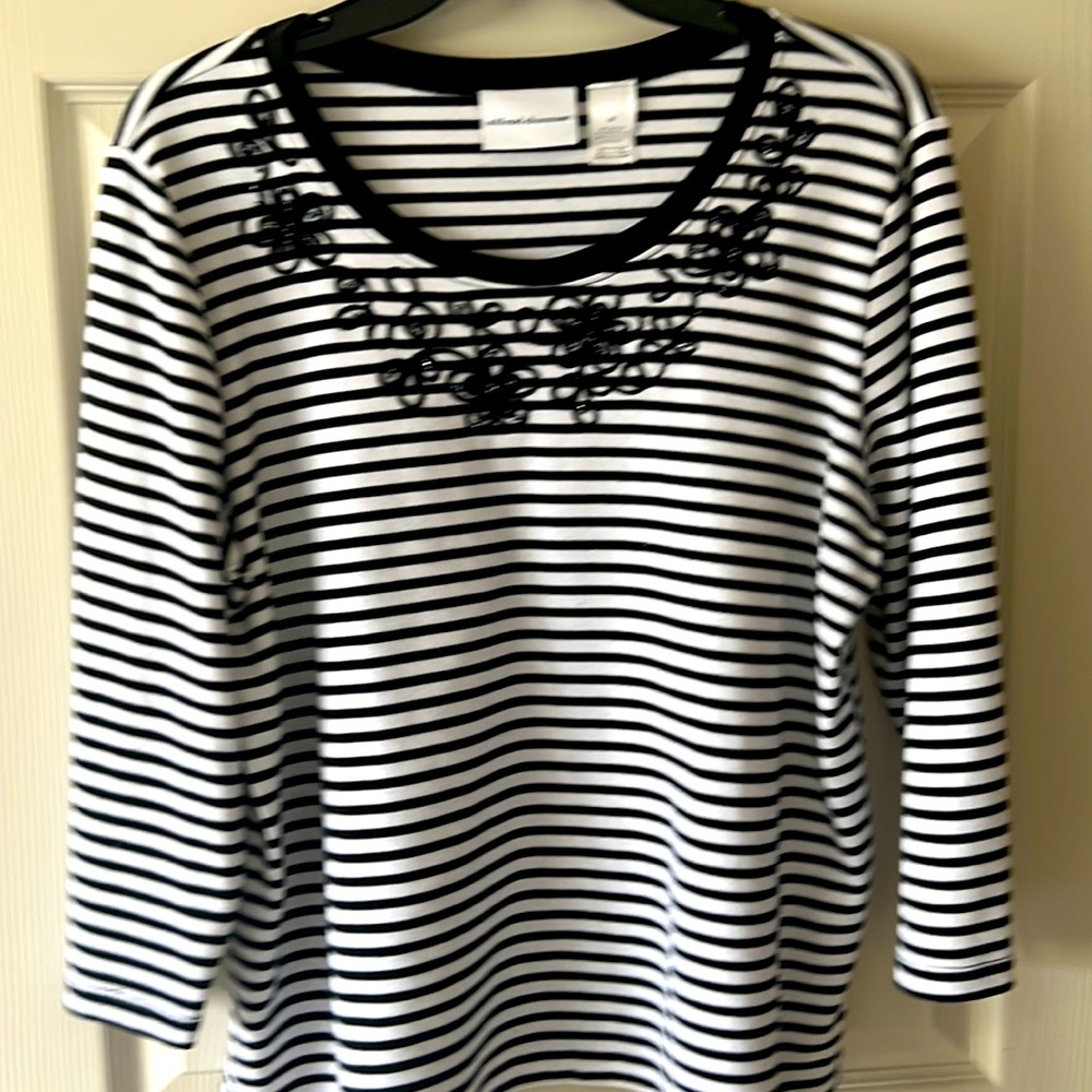 Alfred Dunner, size M Black on white stripes with Black scrolling around neck